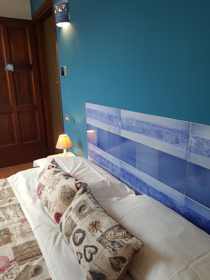 Un Tetto Di Stelle Deluxe Home Salernes Extérieur photo
