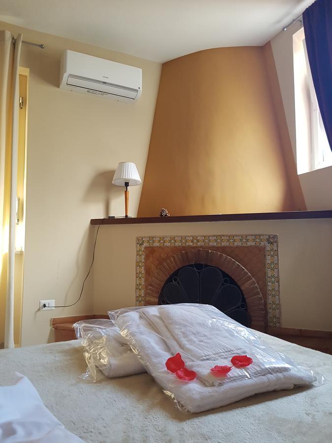Un Tetto Di Stelle Deluxe Home Salernes Extérieur photo