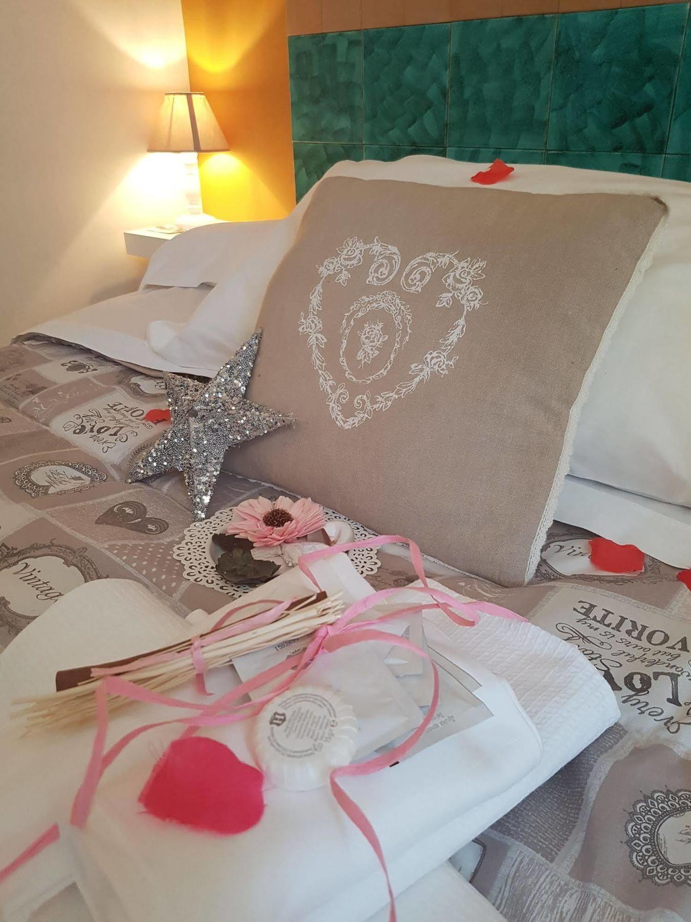 Un Tetto Di Stelle Deluxe Home Salernes Extérieur photo